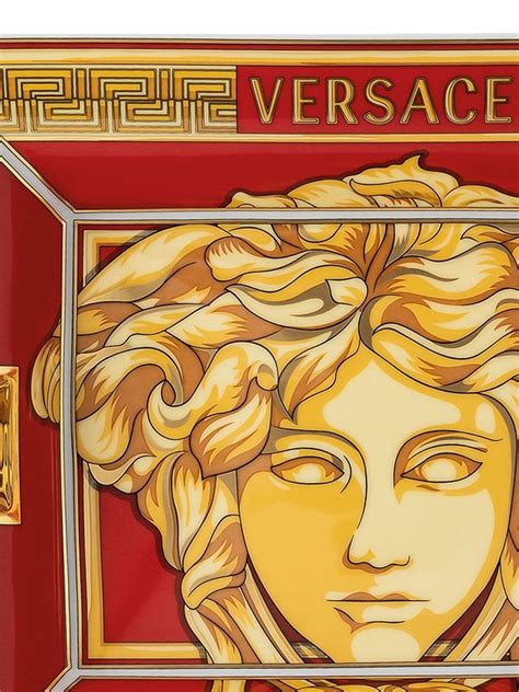 Versace Medusa Versace Medusa Versace Medusa Versace 